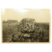Foto av ett sovjetiskt förnödenhetståg som förstördes i närheten av Sukhinichi, Kaluga-regionen, Ryssland i oktober 1941.